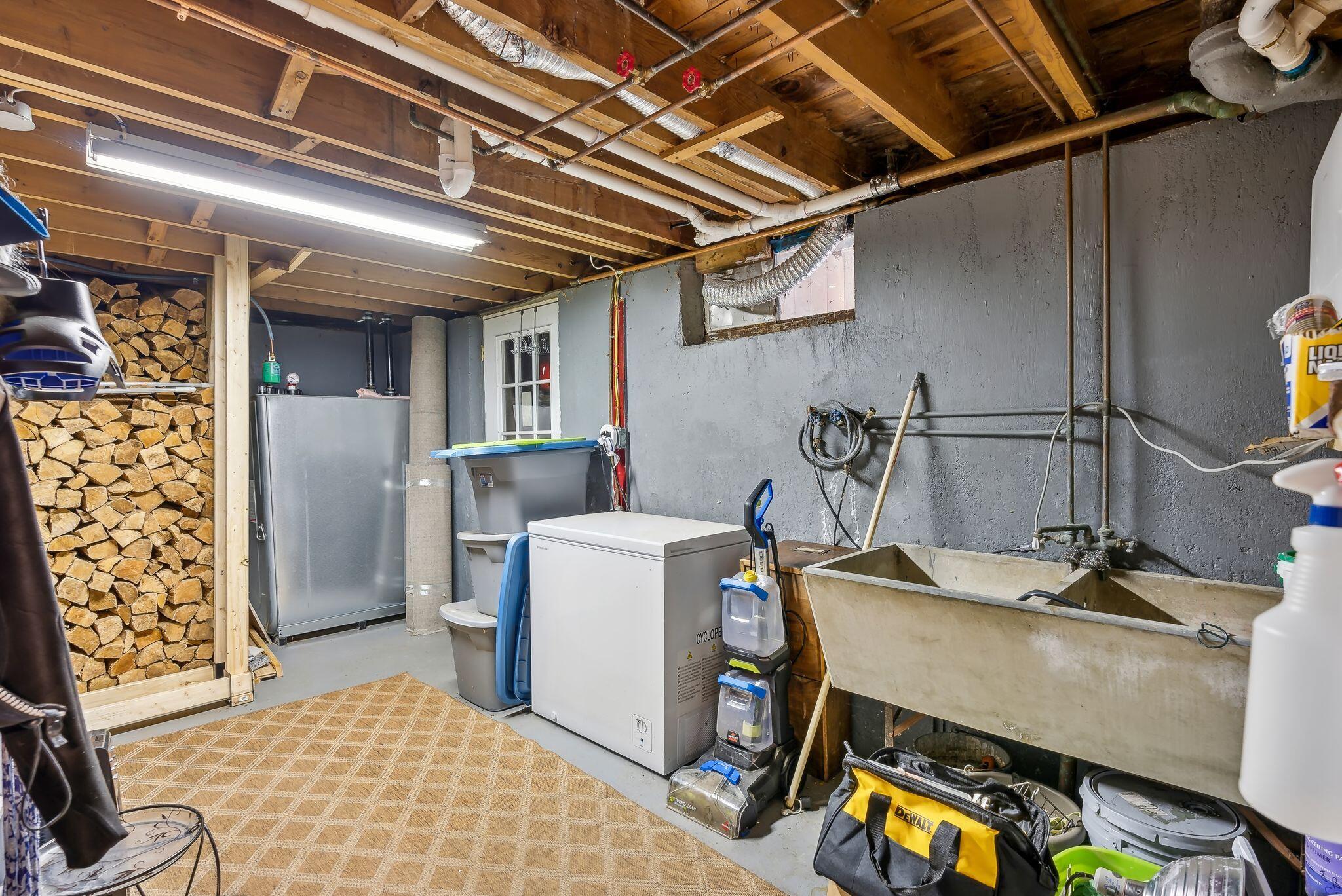 123 Wayside Road