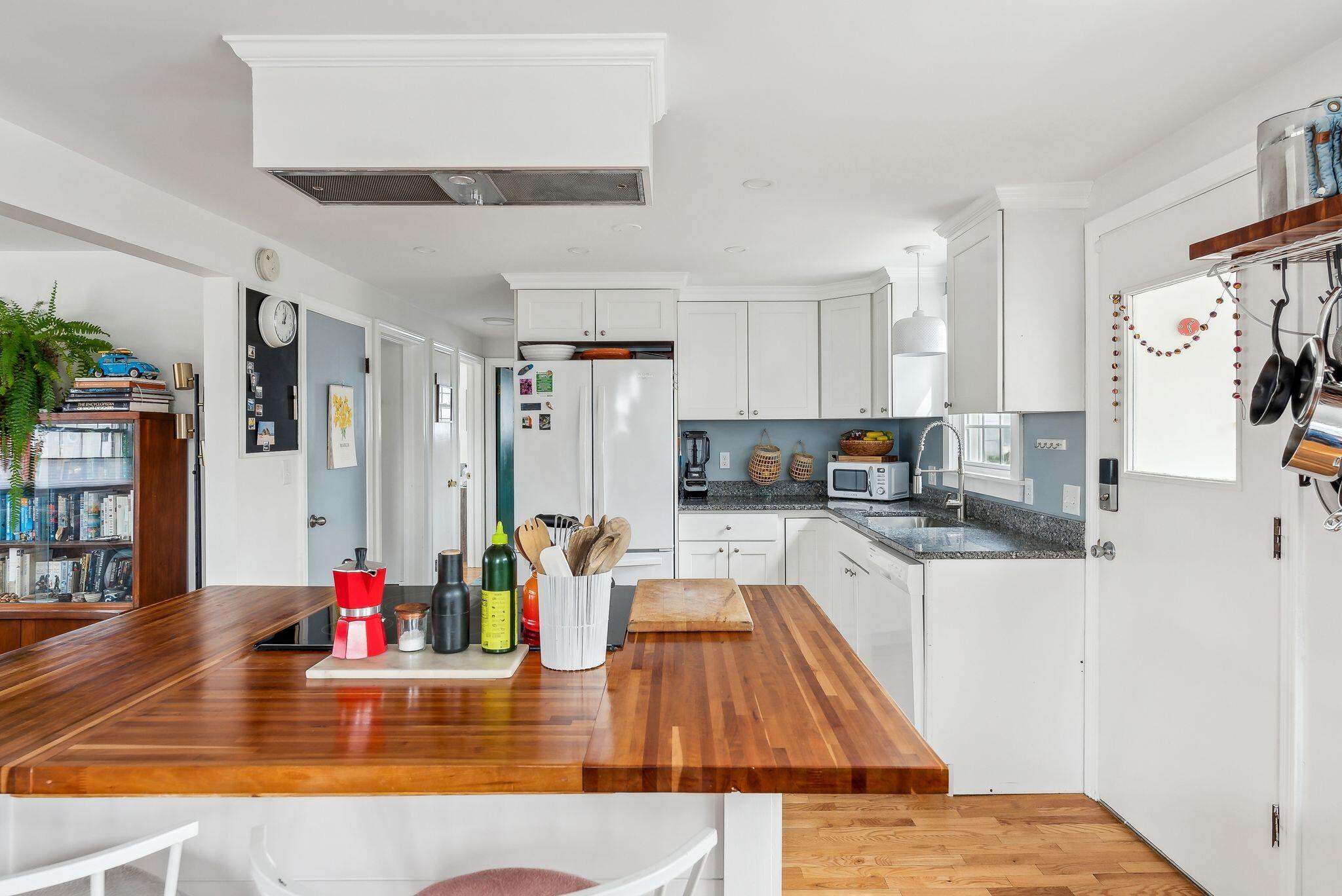 123 Wayside Road