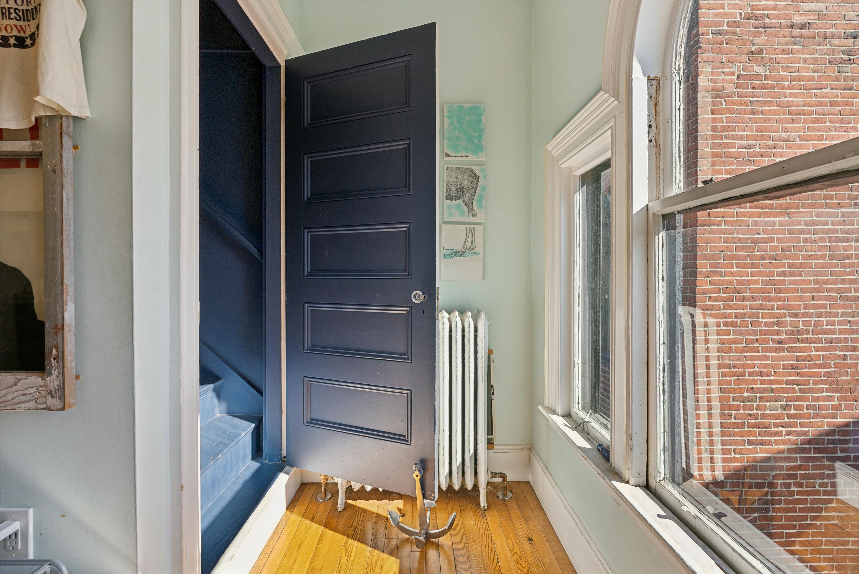21 Pine Street, 2