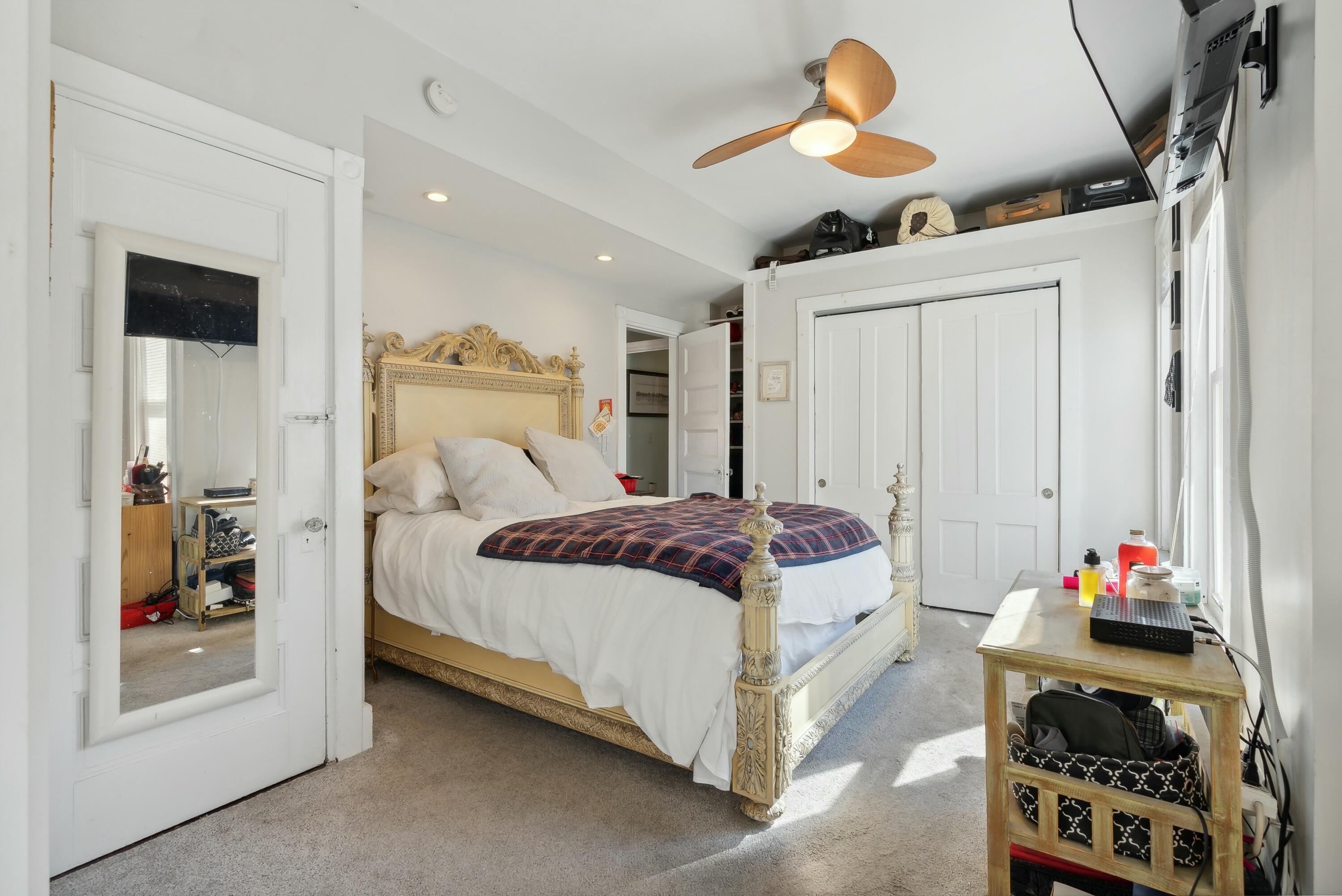 21 Pine Street, 2
