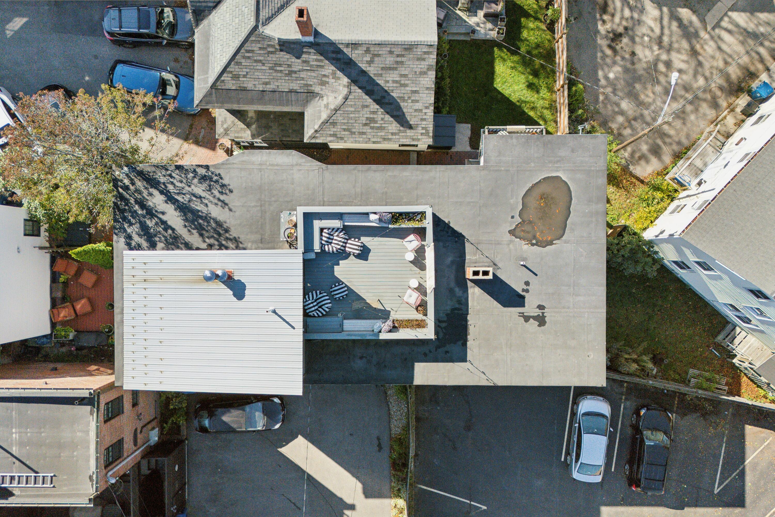 21 Pine Street, 2