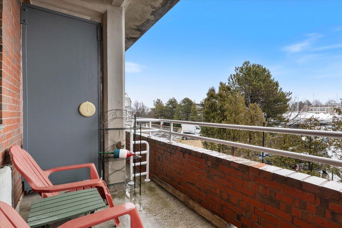 148 Breakwater Drive, 214