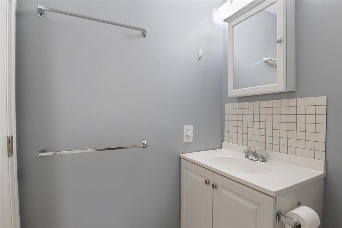 148 Breakwater Drive, 214