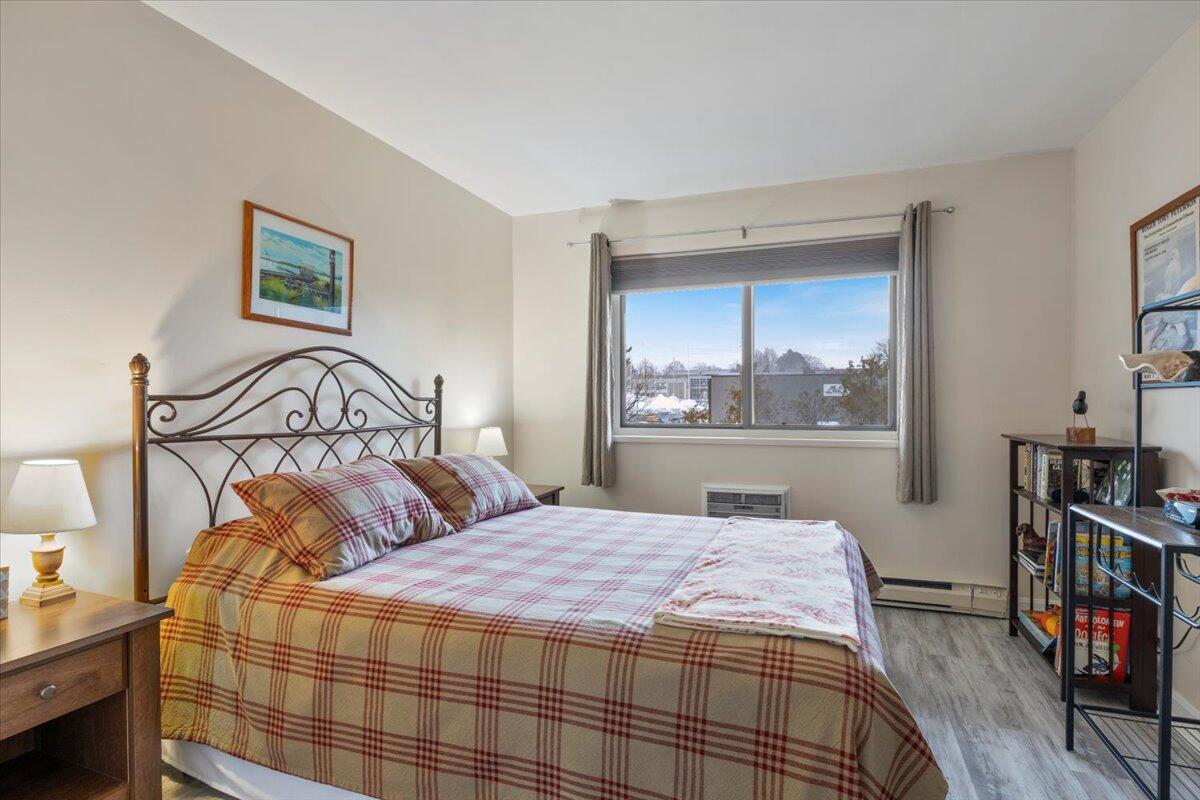 148 Breakwater Drive, 214