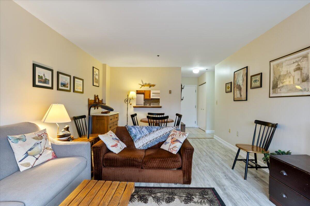 148 Breakwater Drive, 214