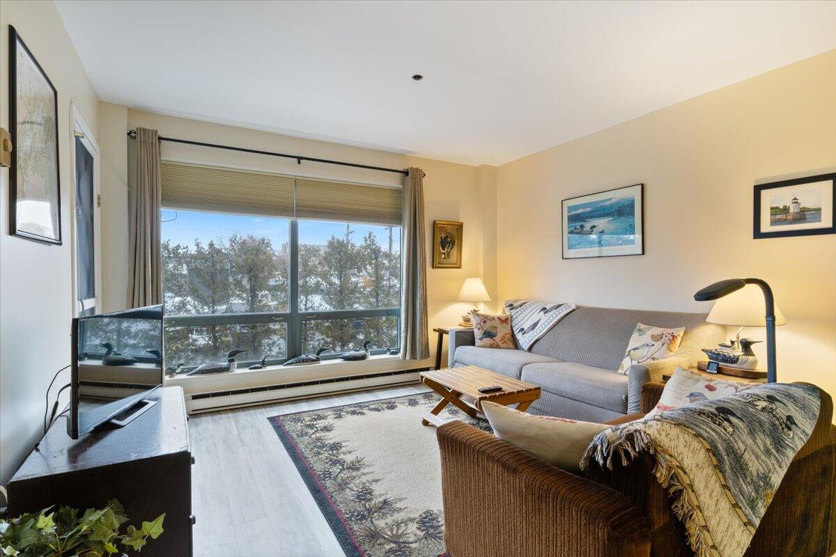 148 Breakwater Drive, 214