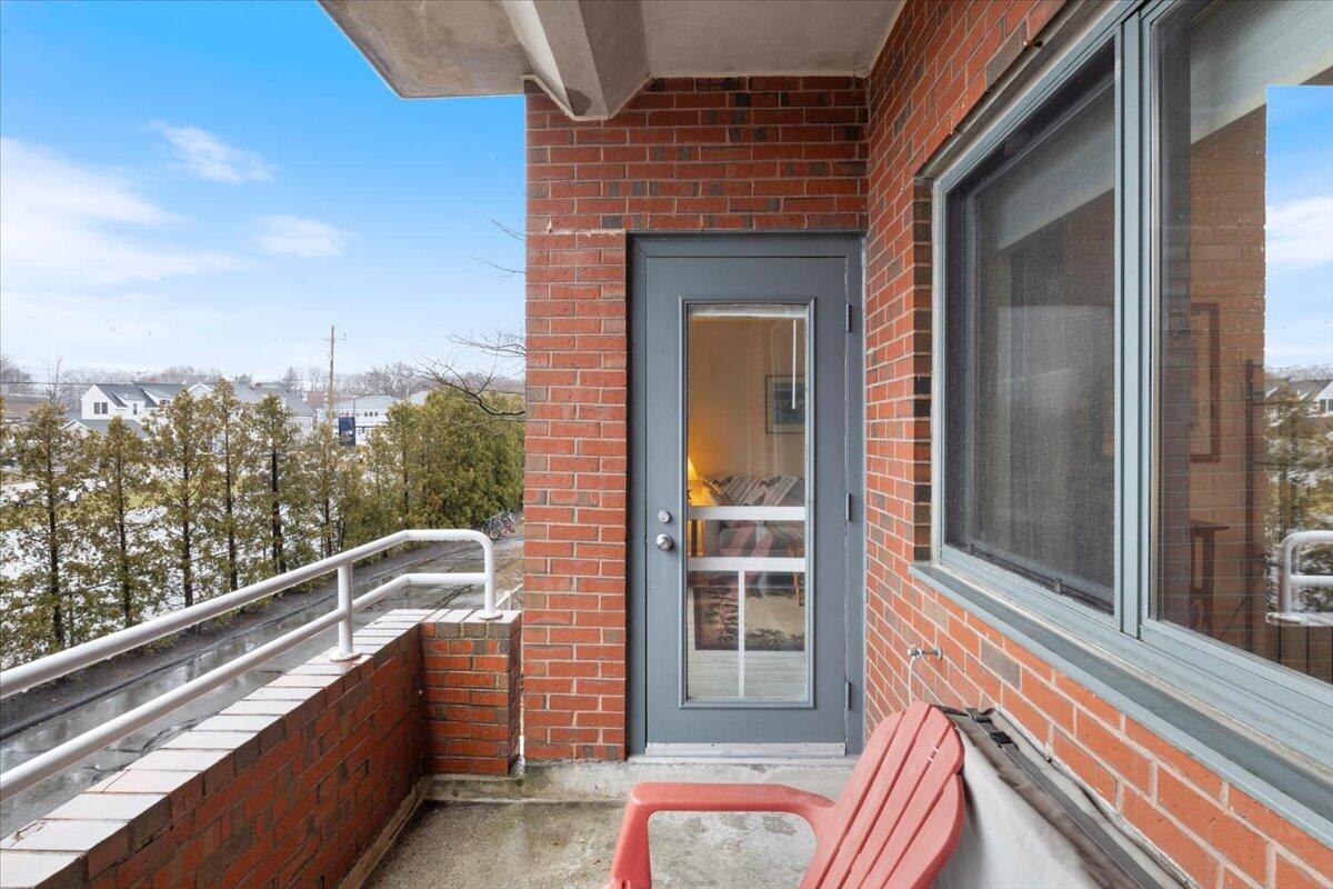 148 Breakwater Drive, 214