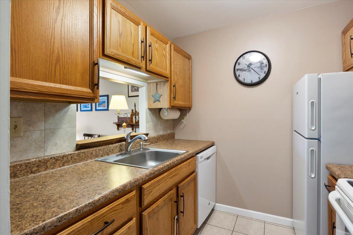 148 Breakwater Drive, 214