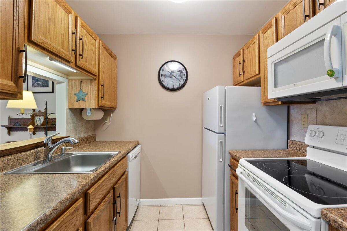 148 Breakwater Drive, 214