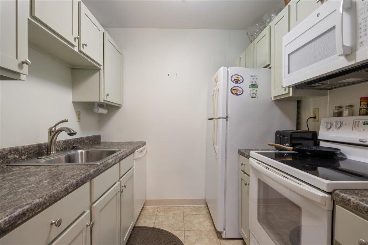 148 Breakwater Drive, 214