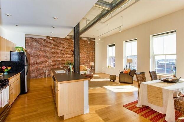 15 Brown Street, 205