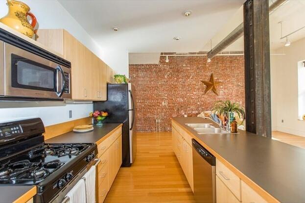 15 Brown Street, 205