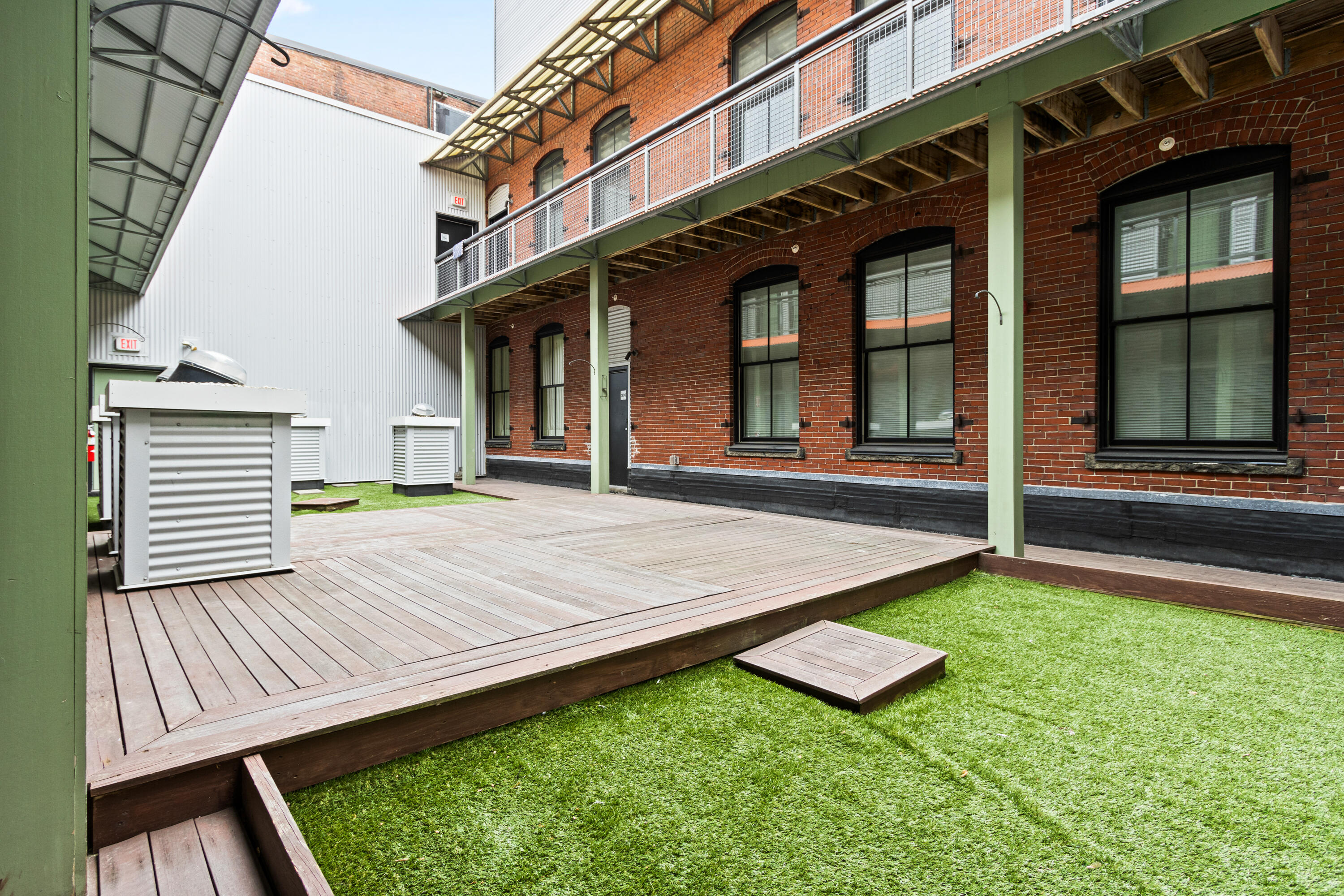 15 Brown Street, 205