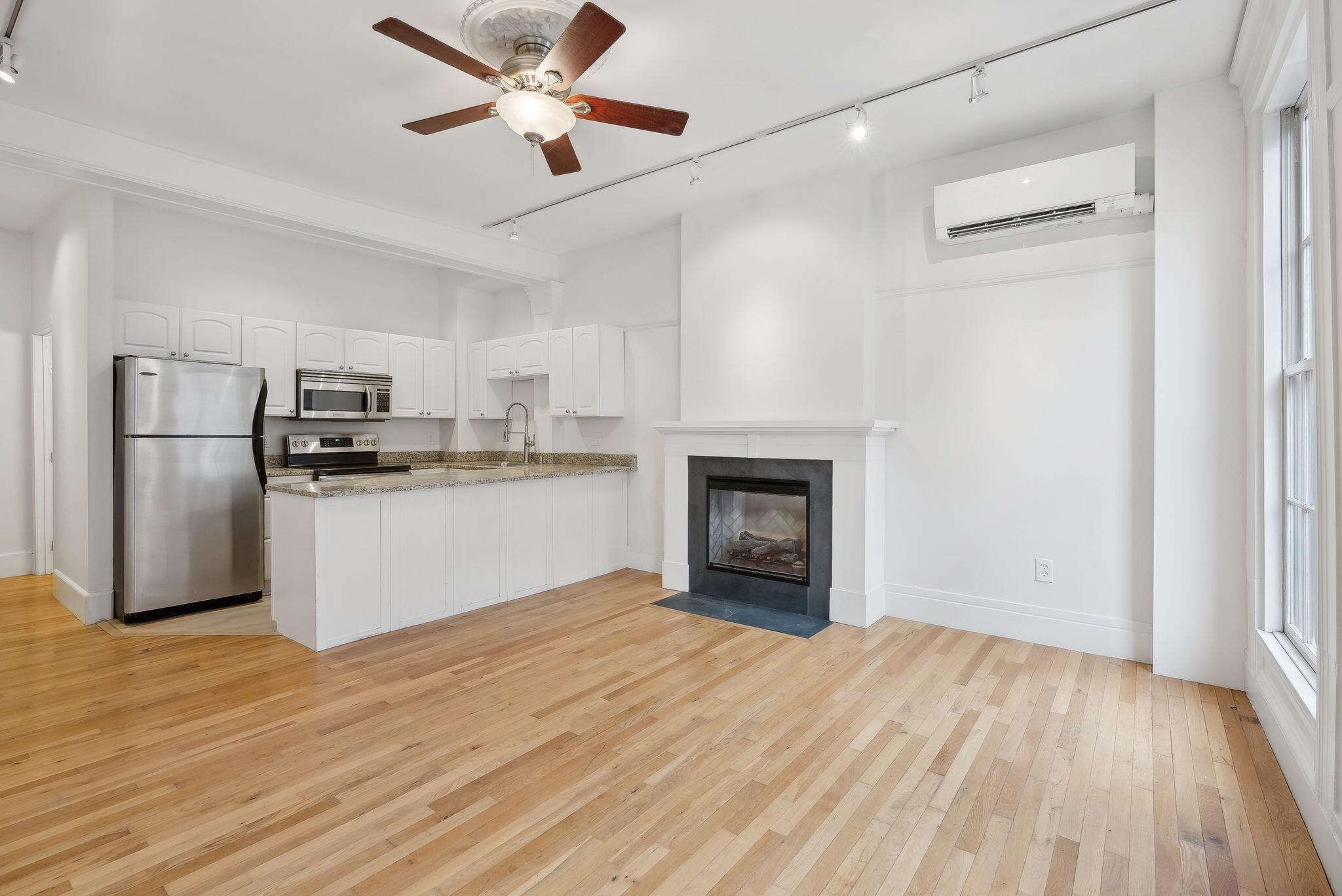17 Pine Street, 1