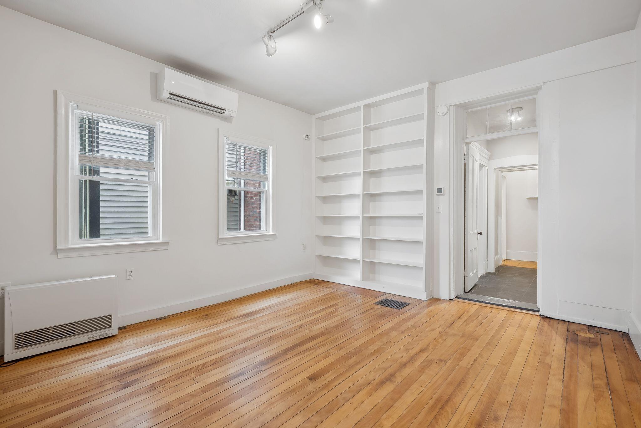 17 Pine Street, 1