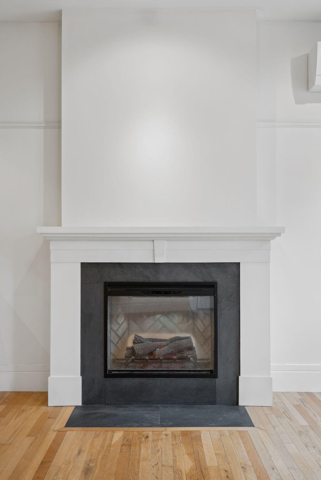 17 Pine Street, 1
