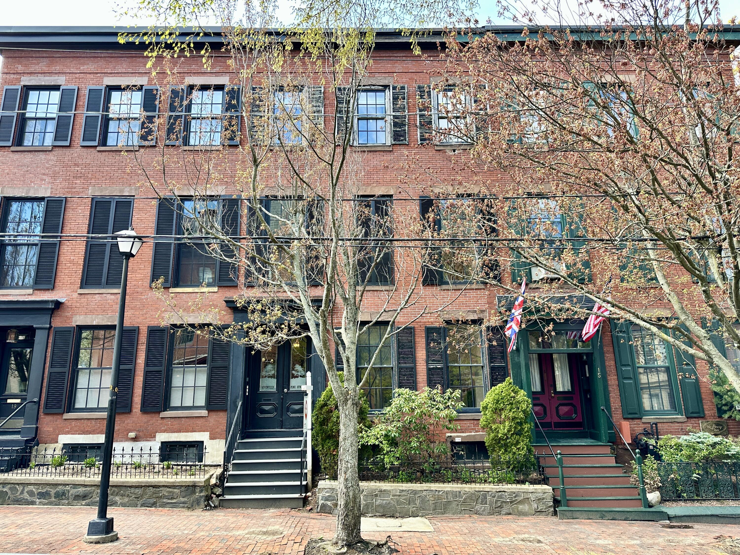 17 Pine Street, 1