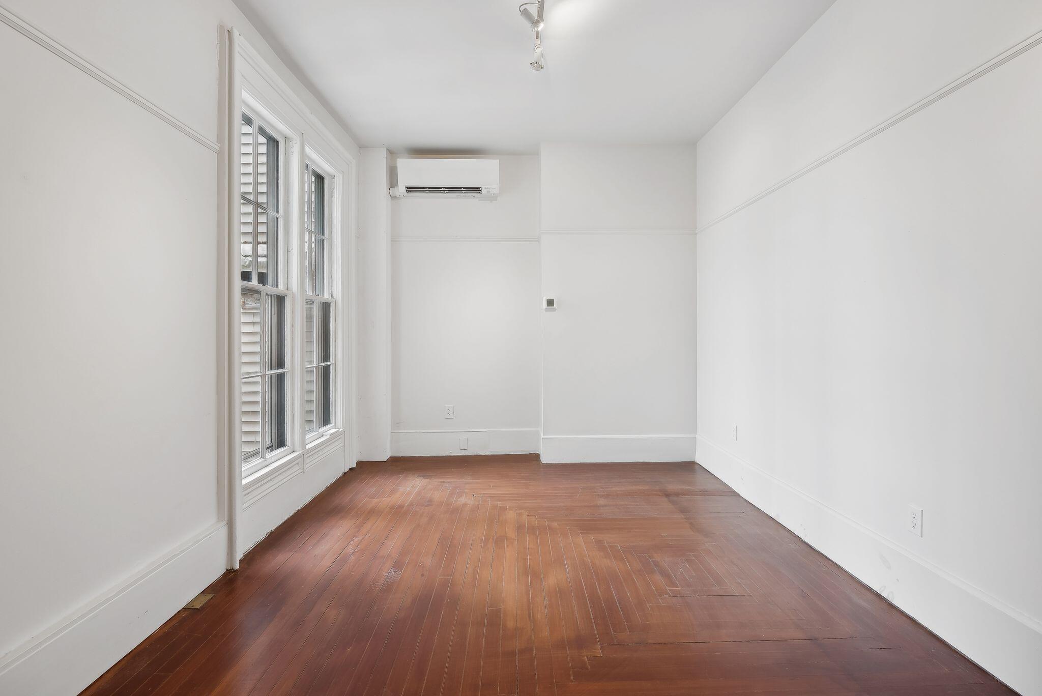 17 Pine Street, 1