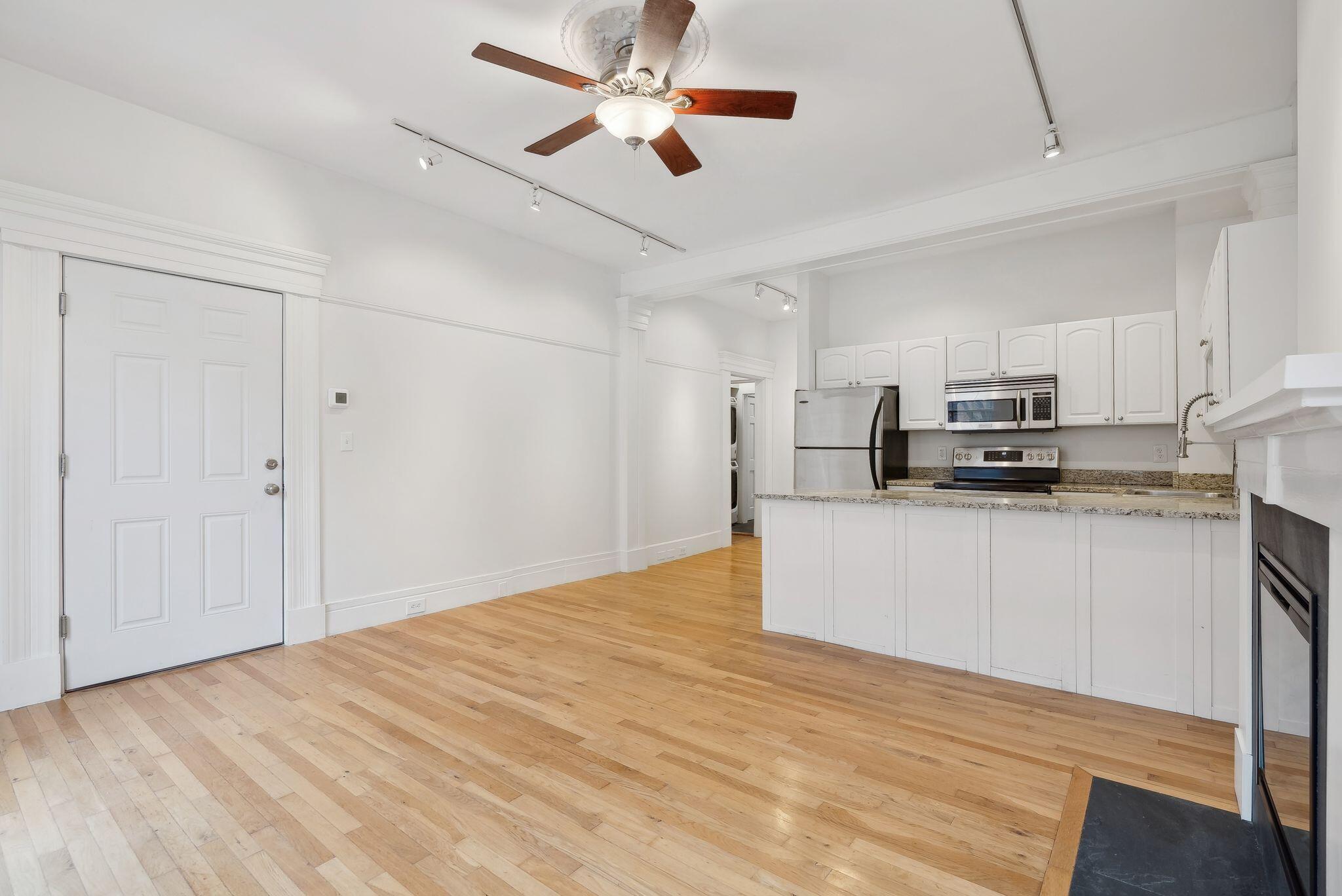 17 Pine Street, 1