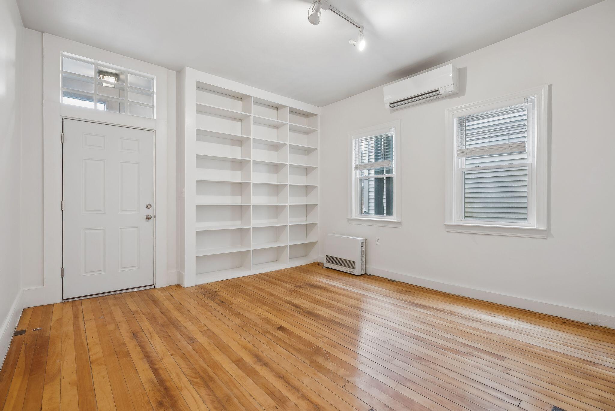 17 Pine Street, 1