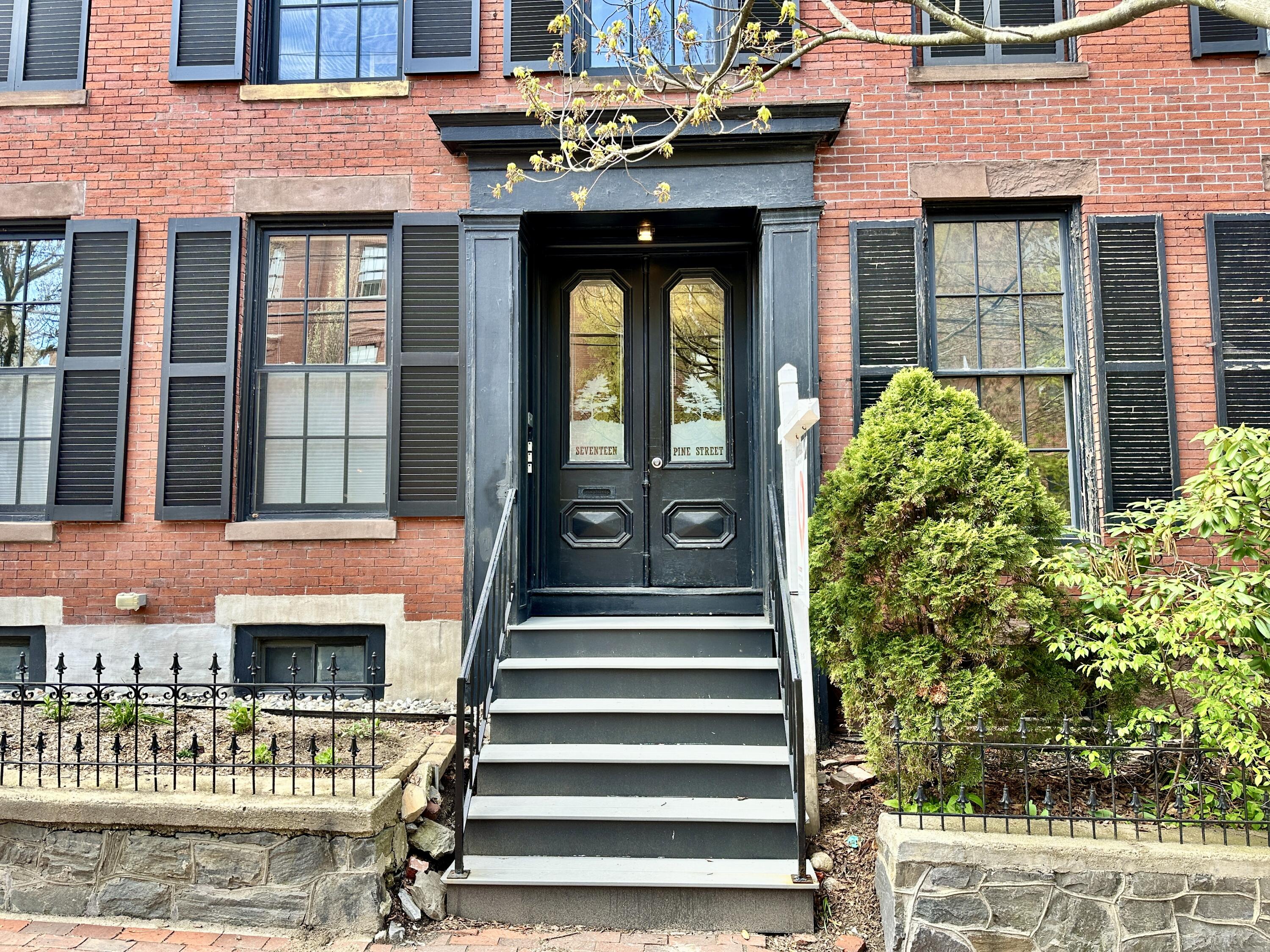 17 Pine Street, 1