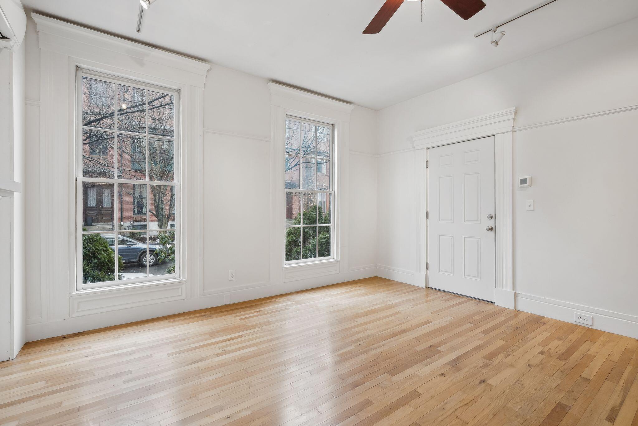 17 Pine Street, 1
