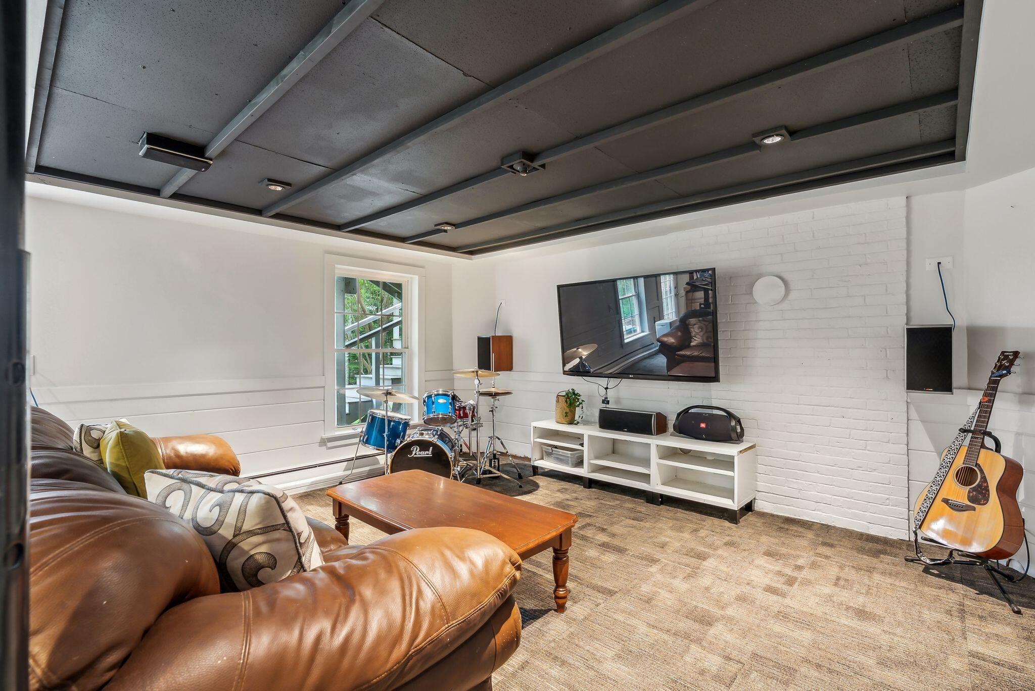 26 Hunts Point Road