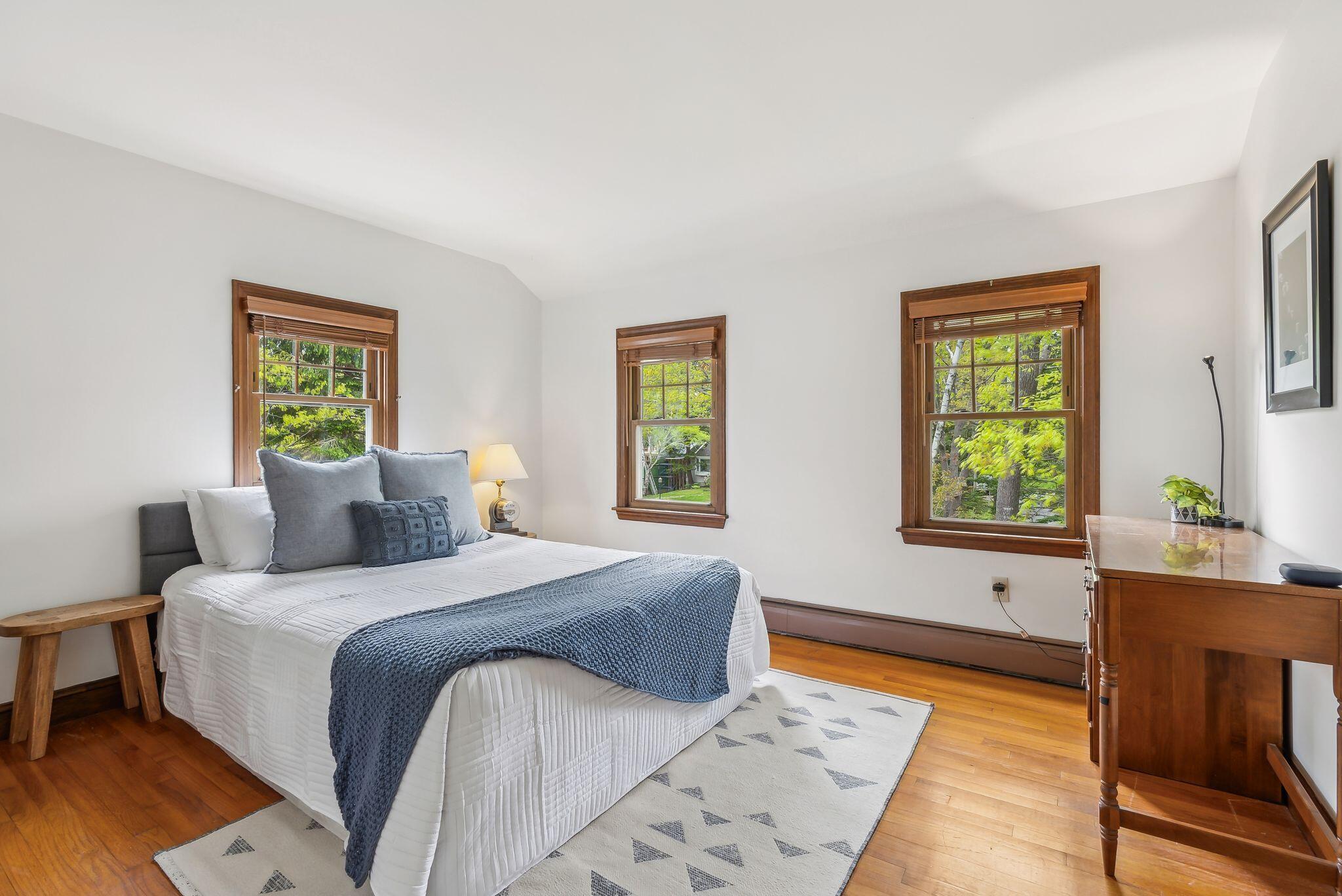 26 Hunts Point Road