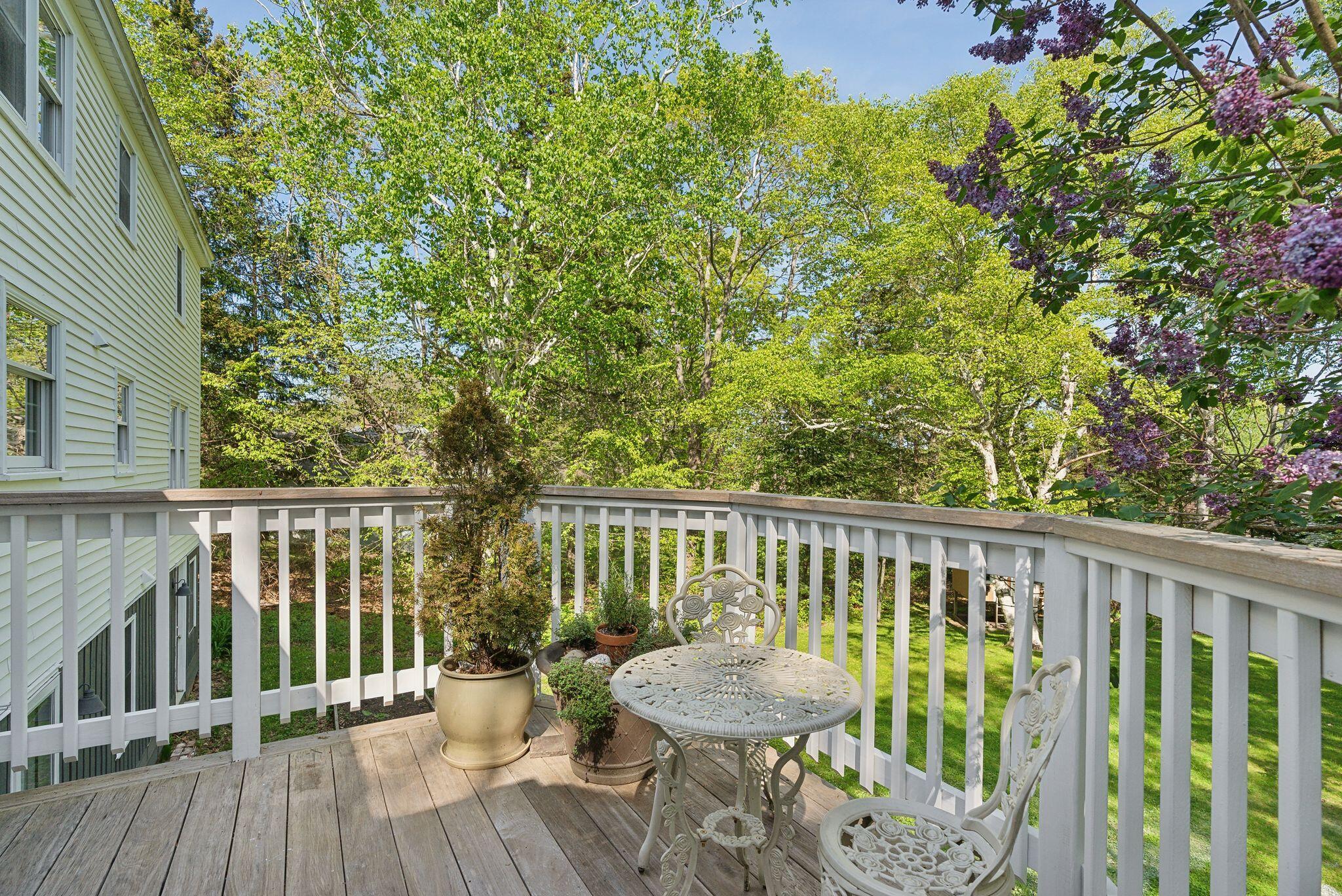 26 Hunts Point Road