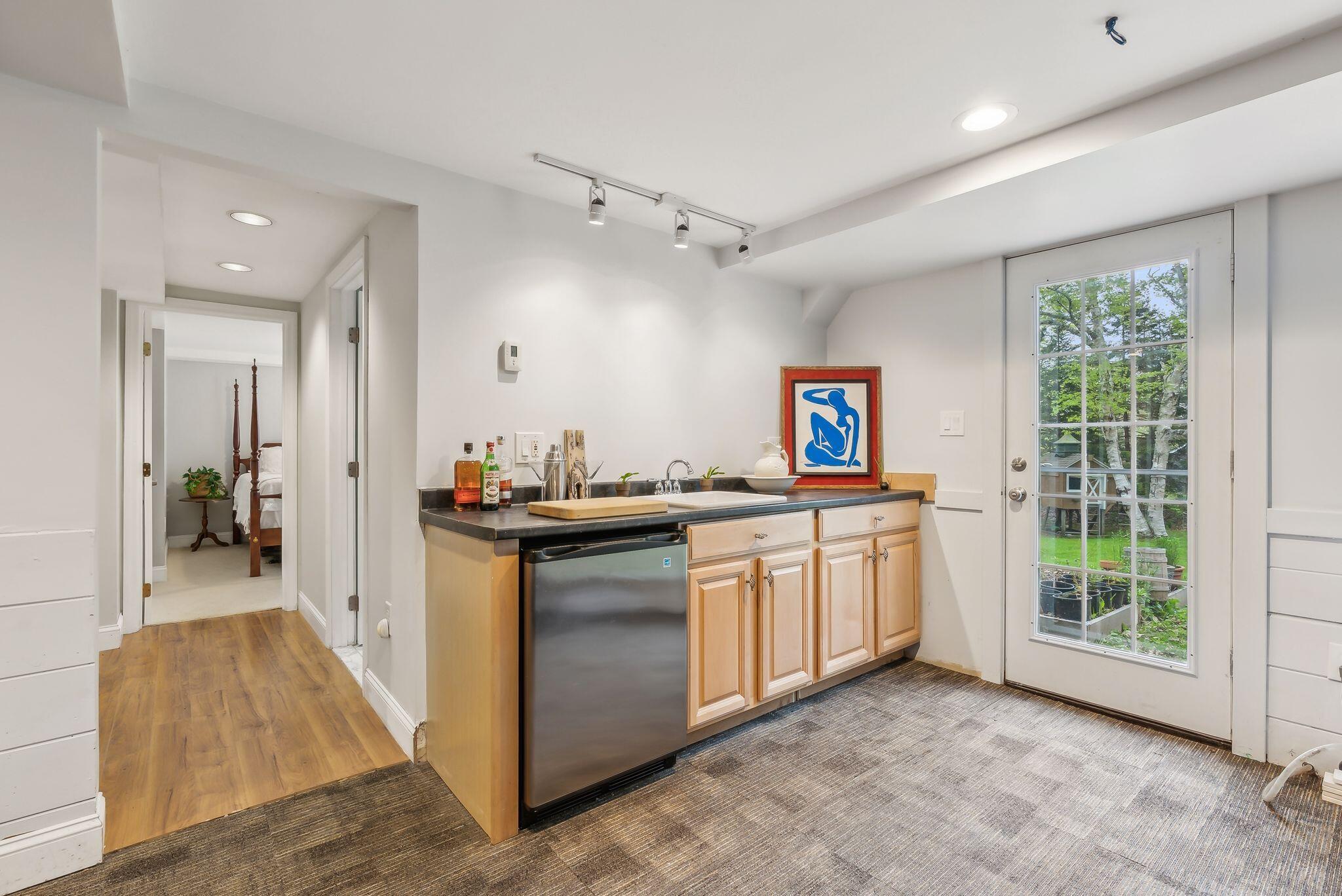 26 Hunts Point Road