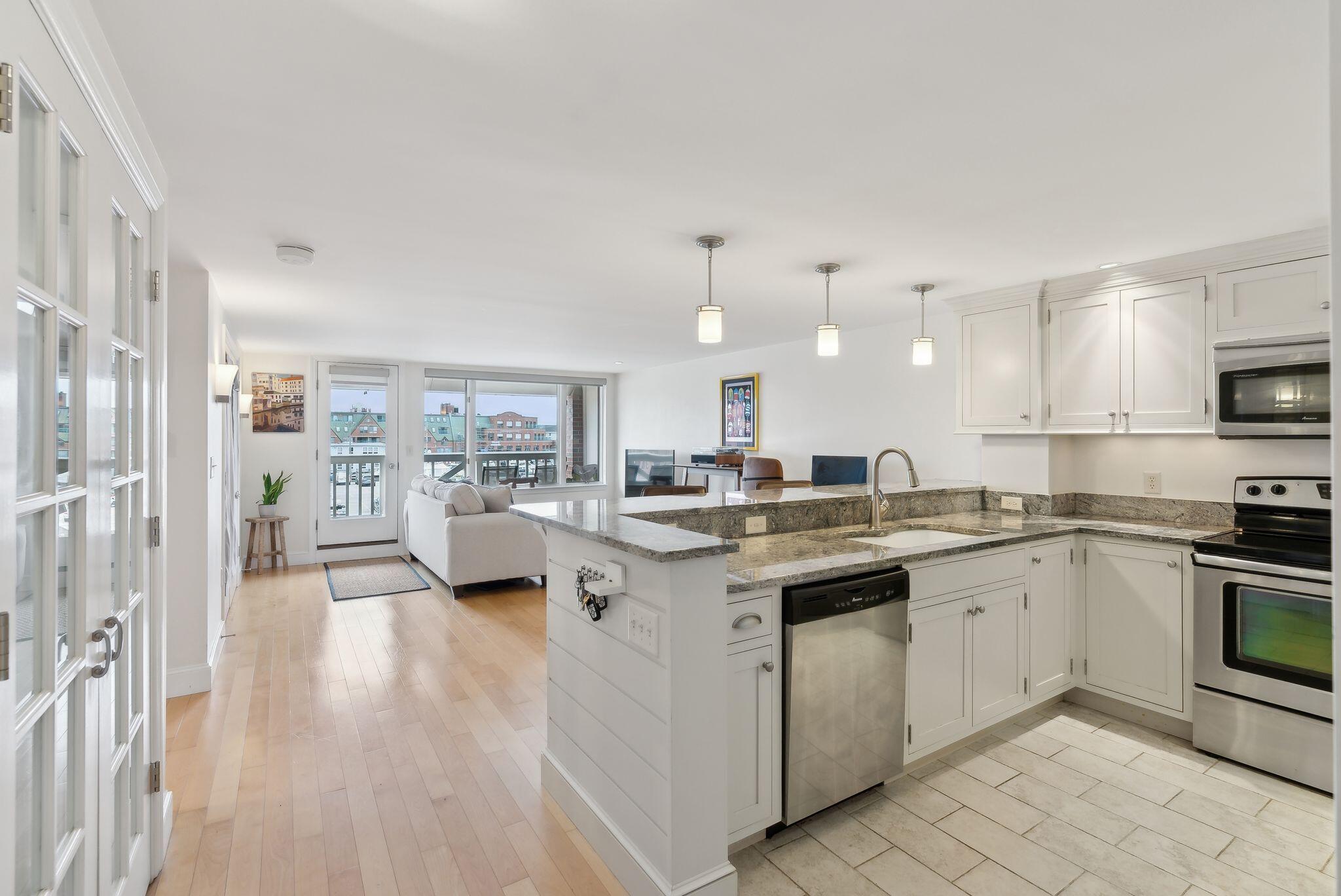 709 Chandlers Wharf, 709