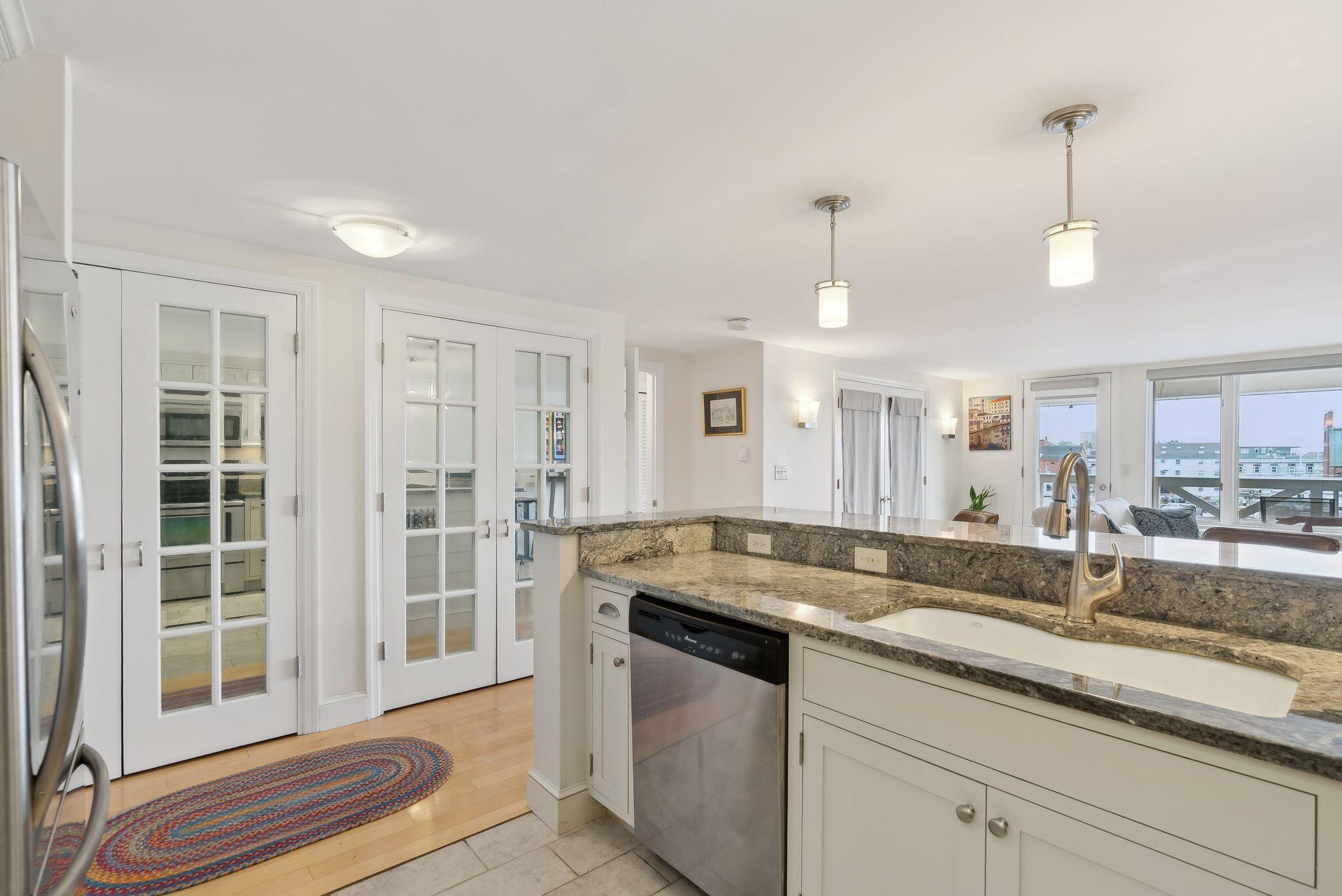 709 Chandlers Wharf, 709