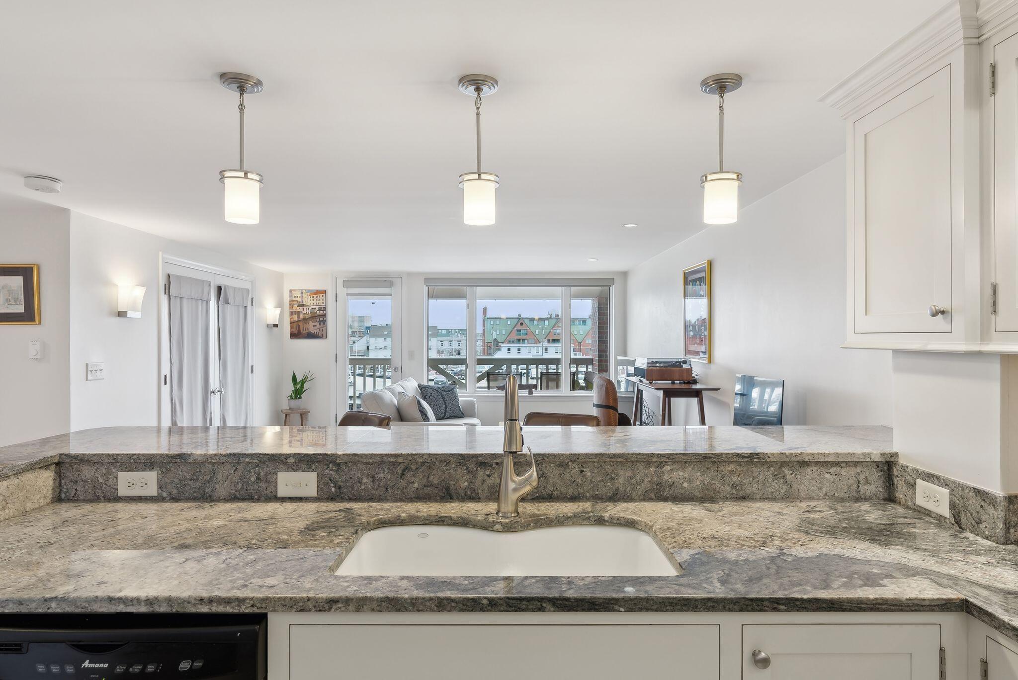 709 Chandlers Wharf, 709