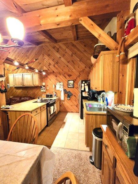 702 Webber Road, 702 Webber
