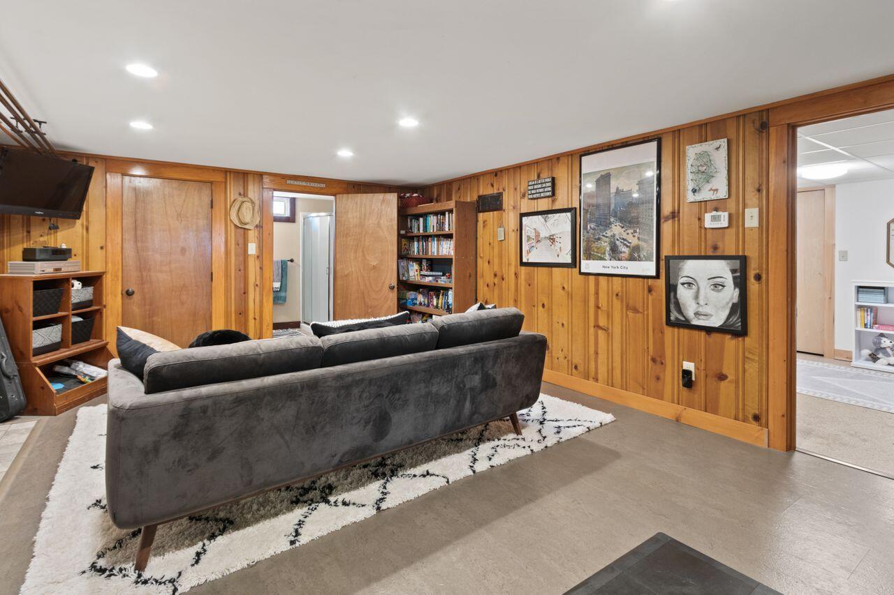 69 Brookside Road