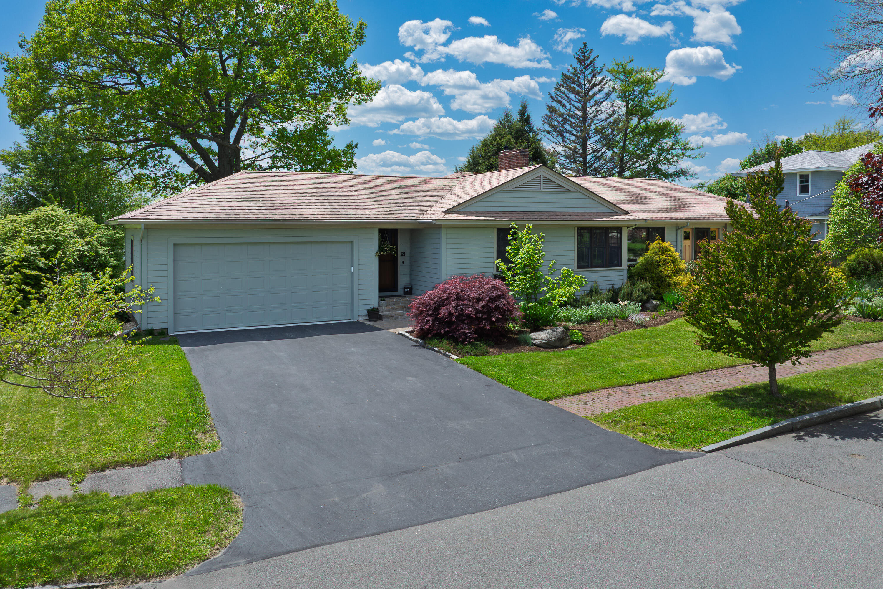 69 Brookside Road