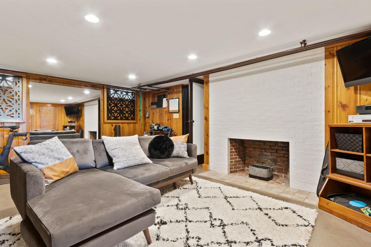 69 Brookside Road