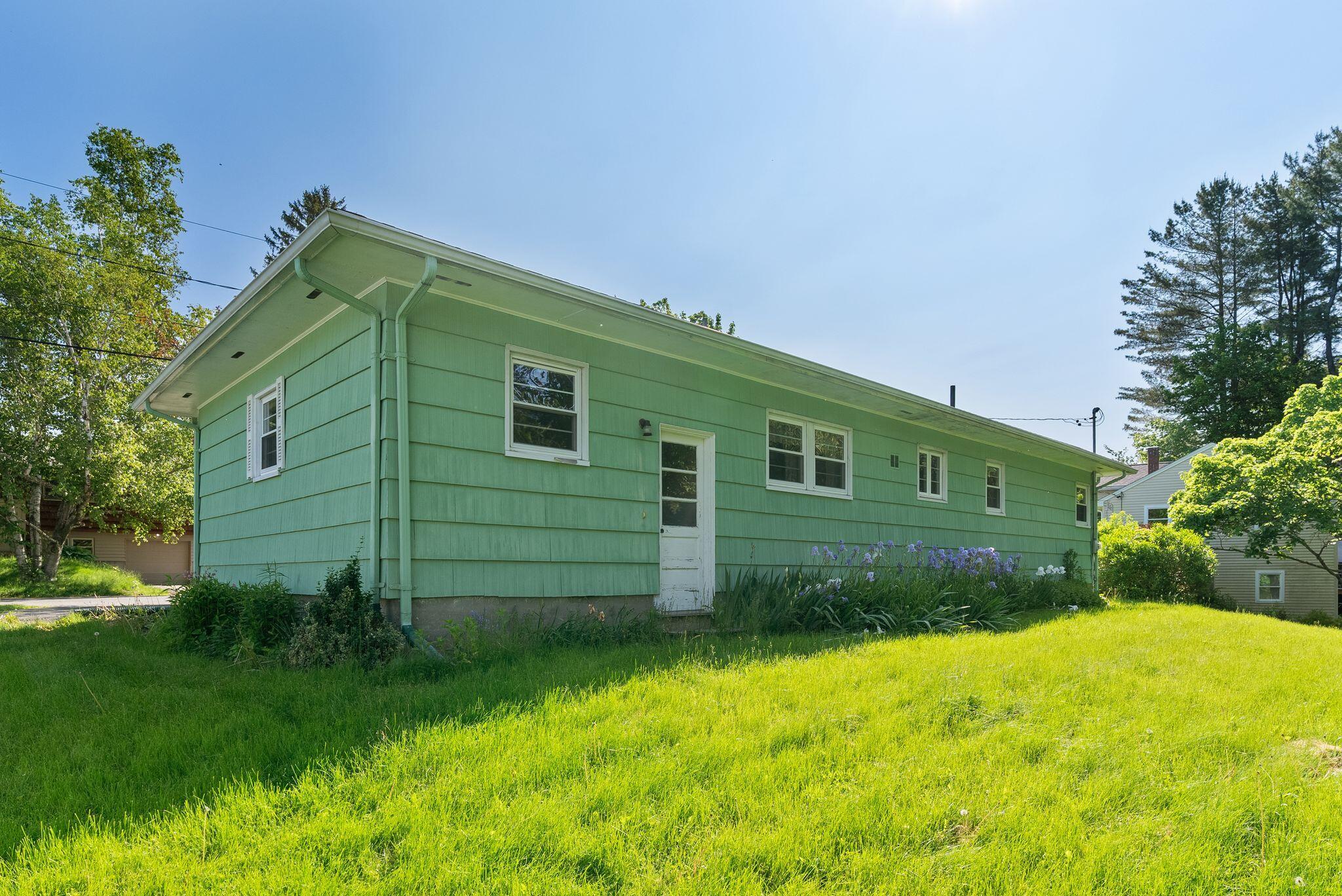 221 Bancroft Street