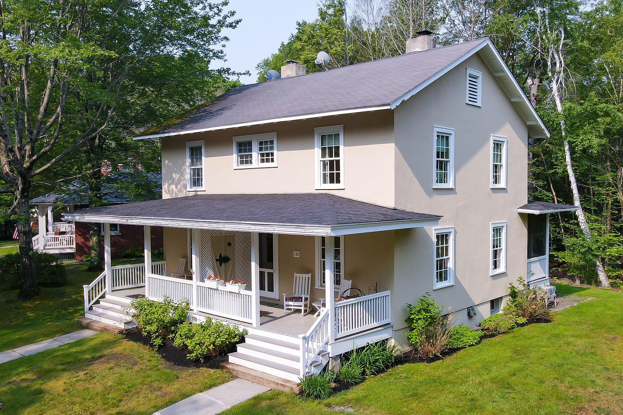 138 Diamond Avenue, 138