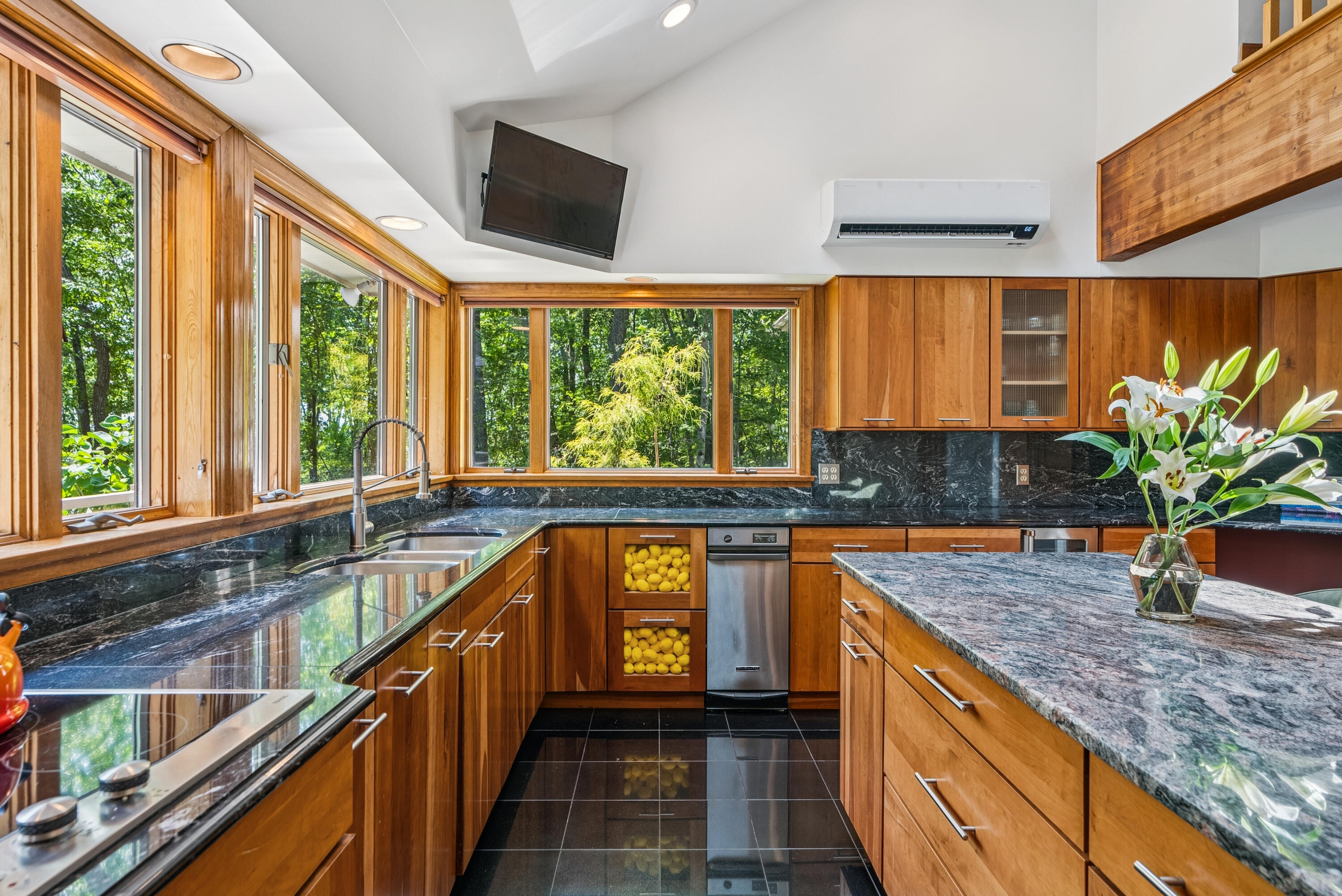 18 Woldbrook Drive