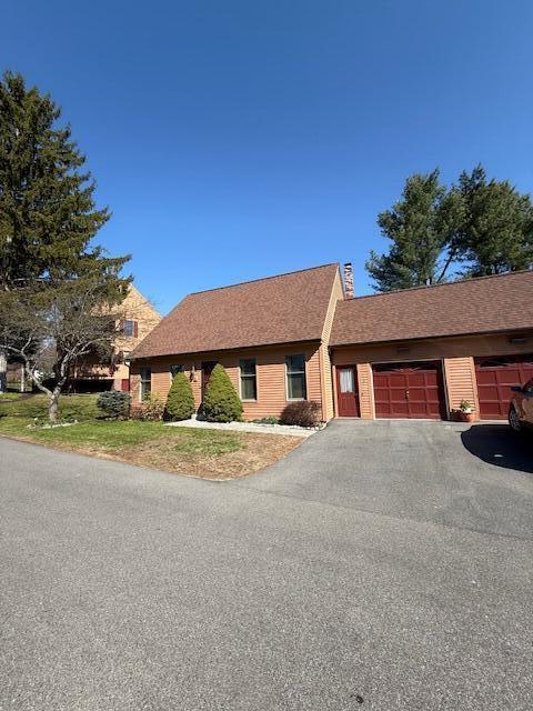 1 Coachlight Lane, 1C