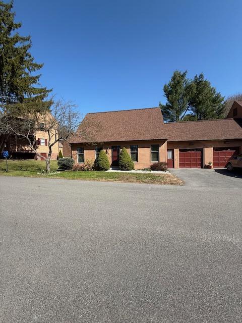 1 Coachlight Lane, 1C