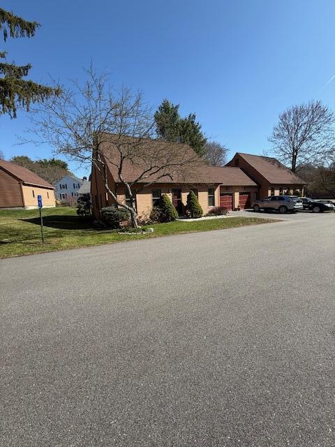 1 Coachlight Lane, 1C