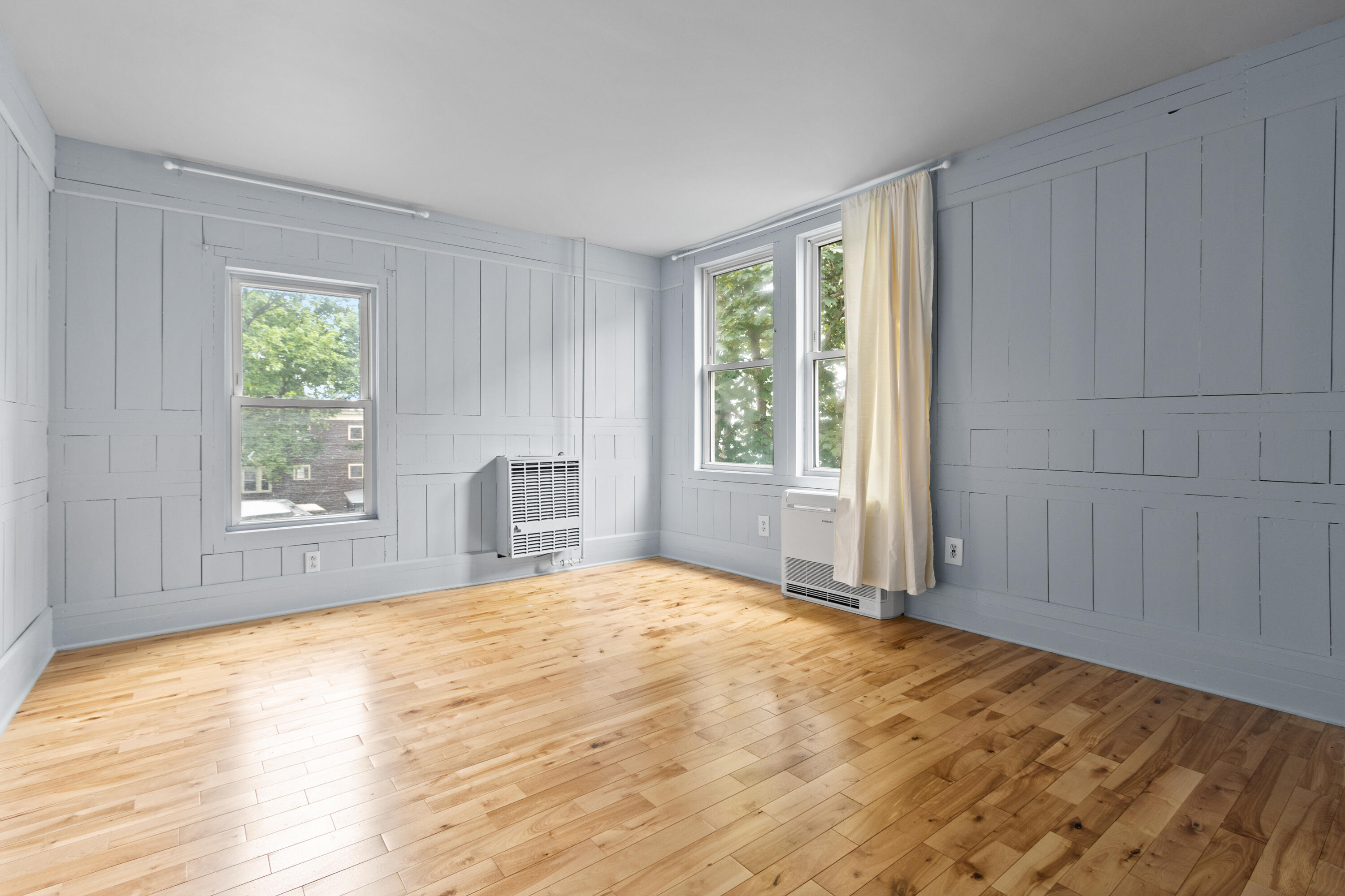 15 Deering Avenue, 3