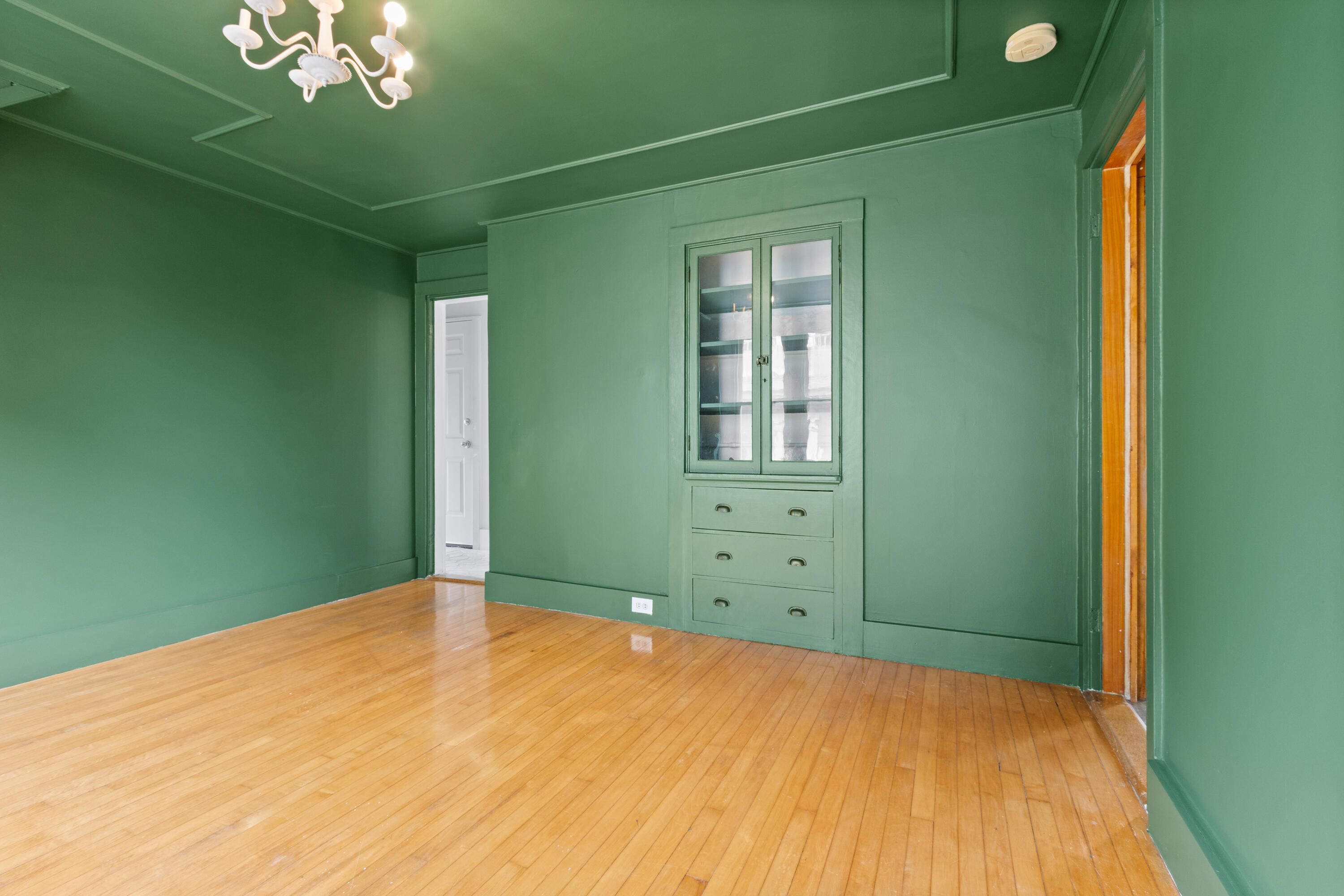 15 Deering Avenue, 3