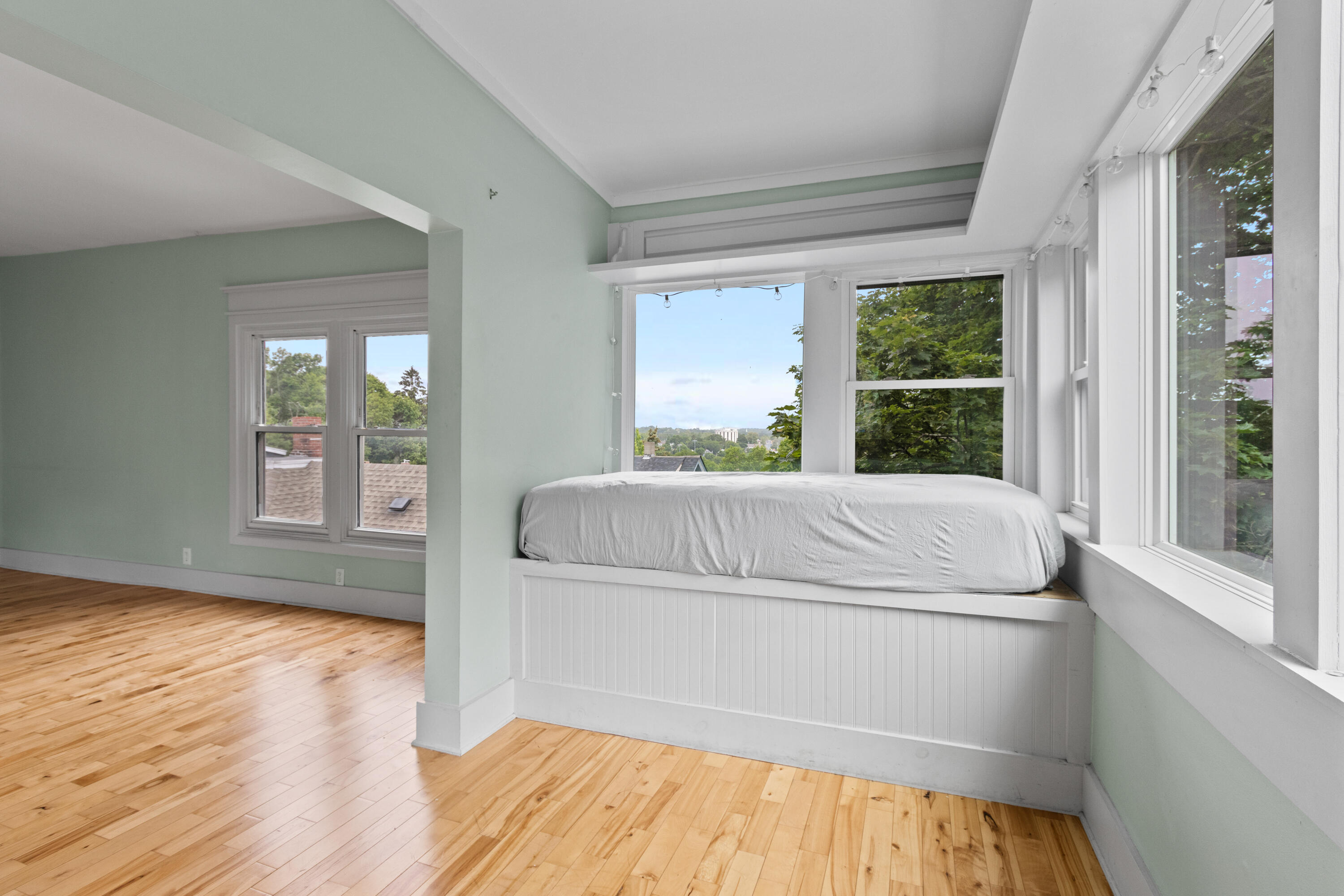 15 Deering Avenue, 3