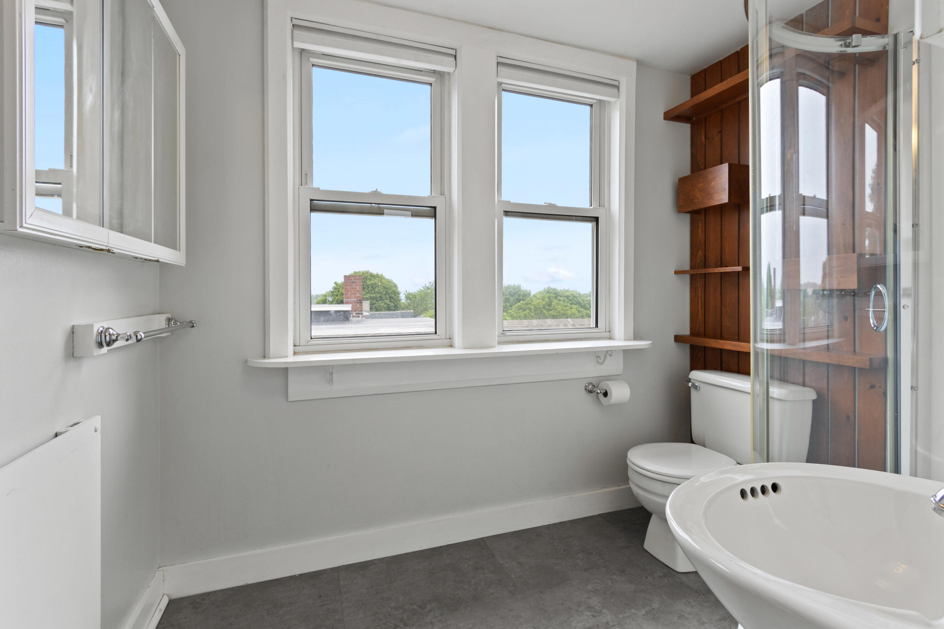 15 Deering Avenue, 3