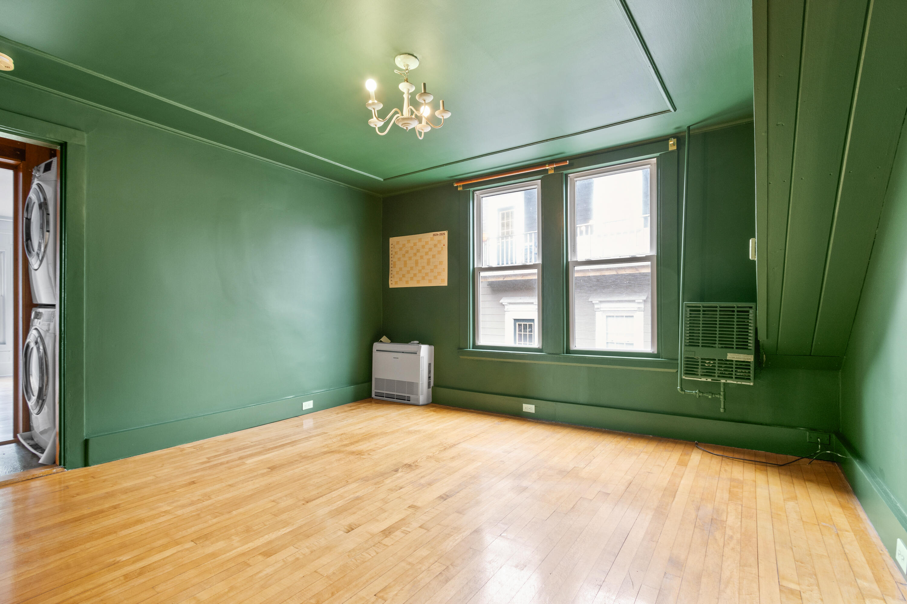 15 Deering Avenue, 3