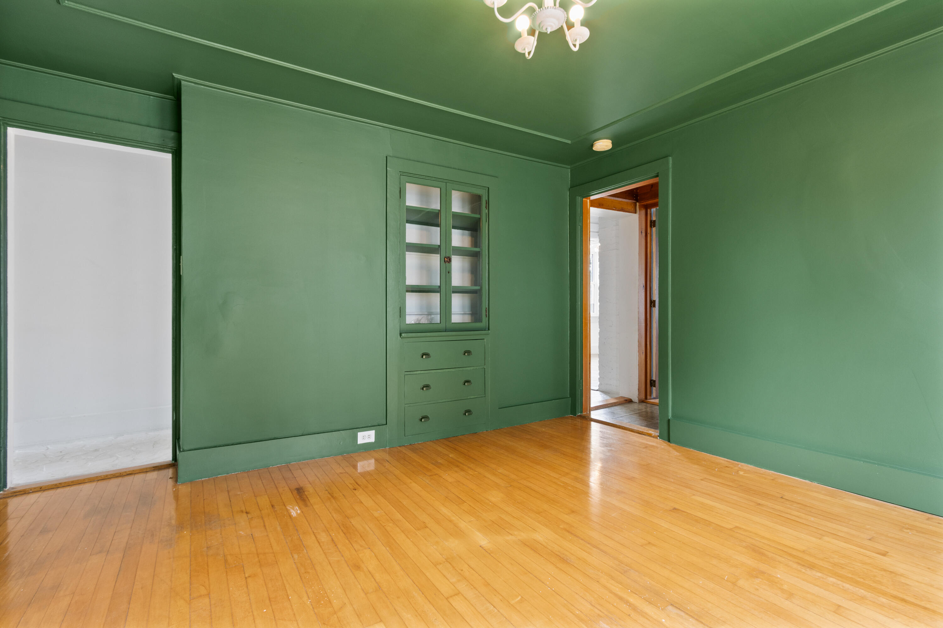 15 Deering Avenue, 3