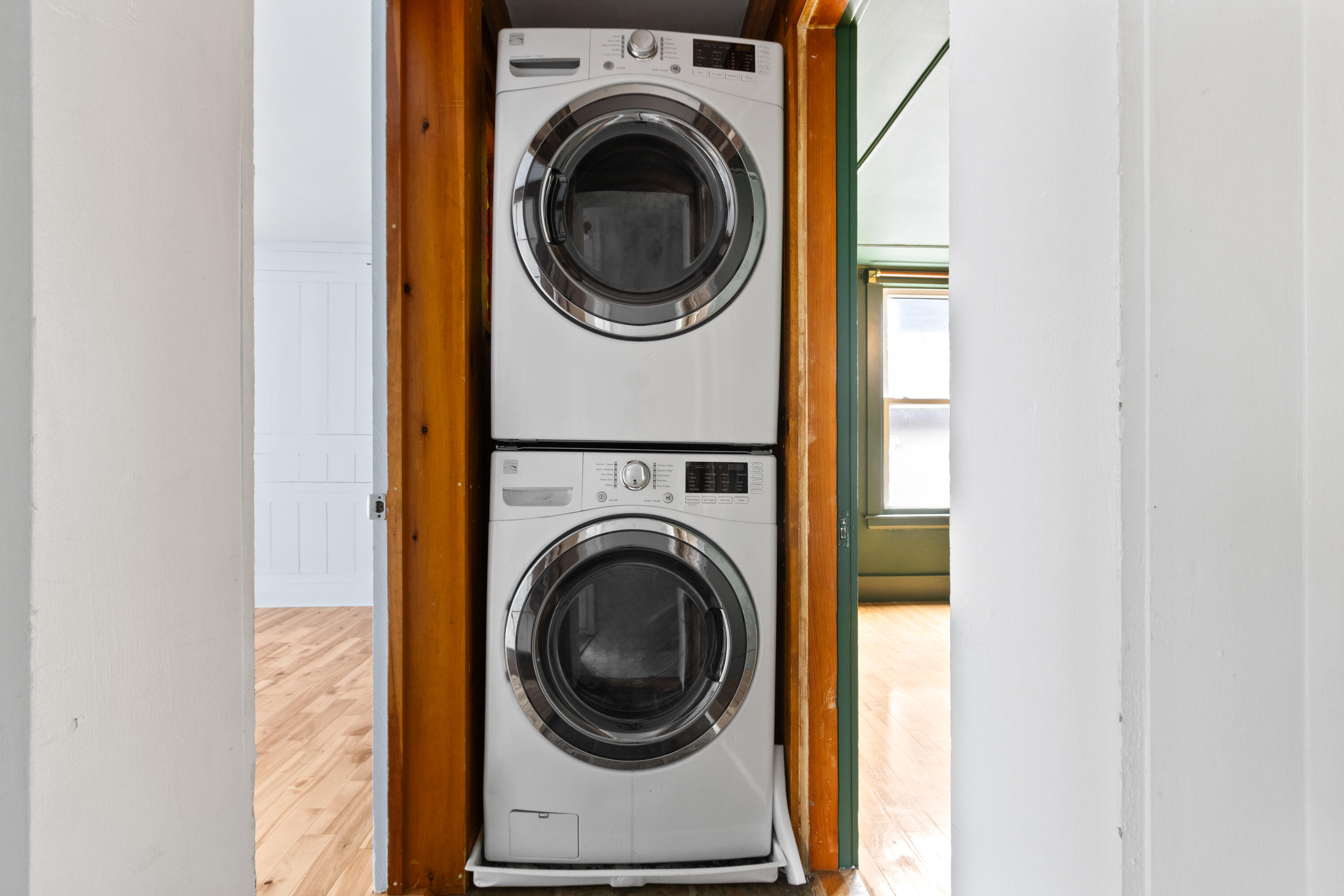 15 Deering Avenue, 3